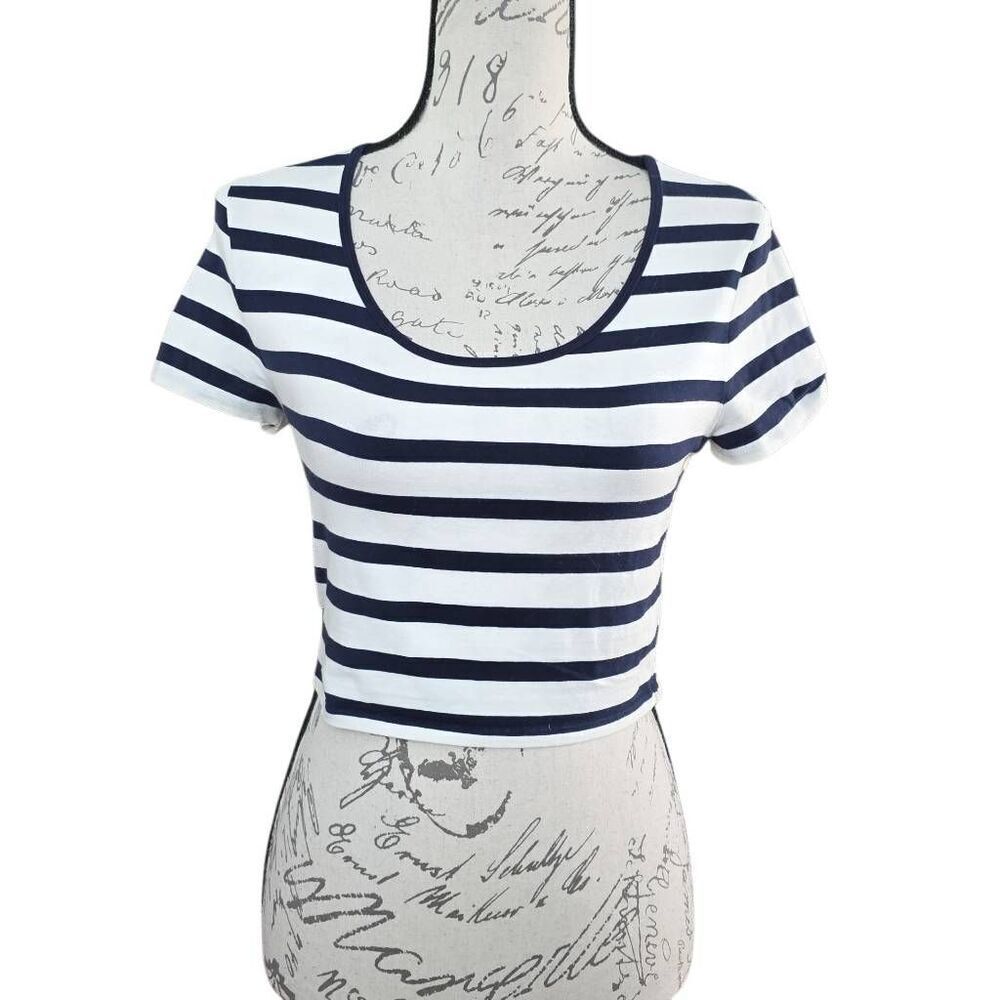 Express Women's Size Medium Navy White Striped Sexy Stretch Cropped T-Shirt